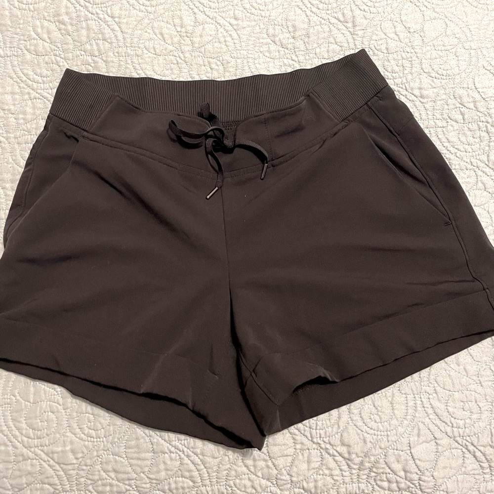 Black athleta shorts